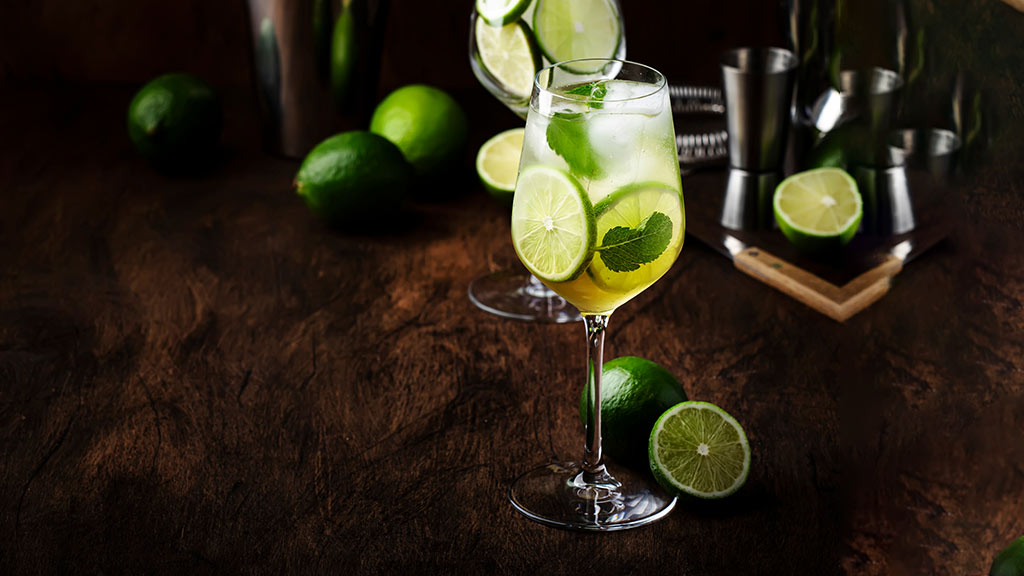 Sugar-Free Mojito Spritz