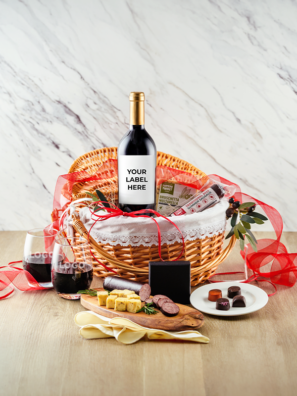 Personalized Deluxe Picnic Basket