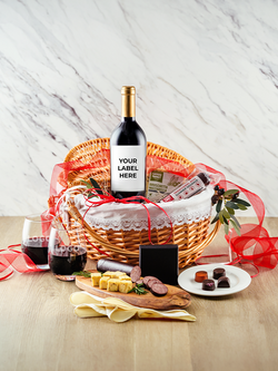 Personalized Deluxe Picnic Basket