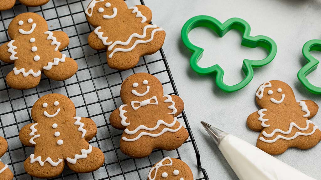 Bake Those Cookies, Pop Those Corks! - Gingerbread men