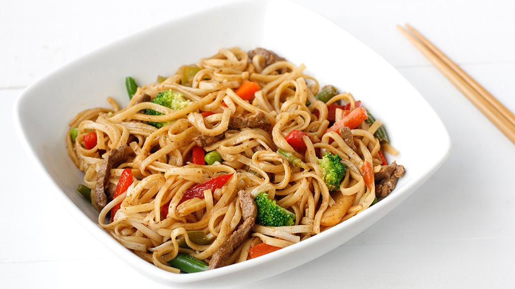 Let’s Toast the Year of the Pig! Chinese Food & Wine Pairings - Beef Lo Mein