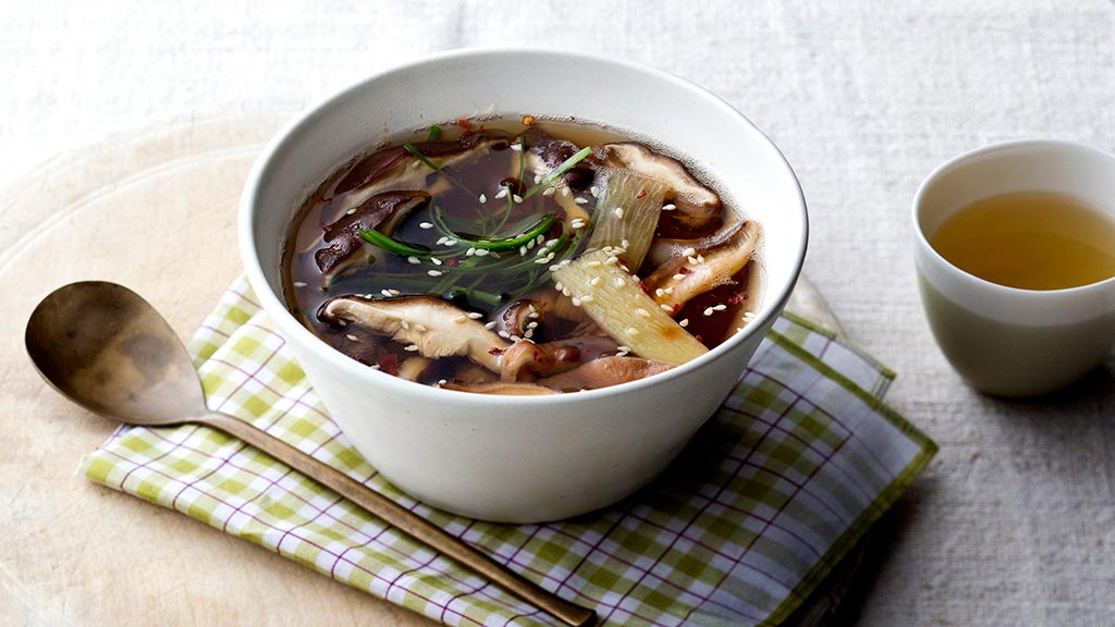 Let’s Toast the Year of the Pig! Chinese Food & Wine Pairings - Hot and Sour Soup