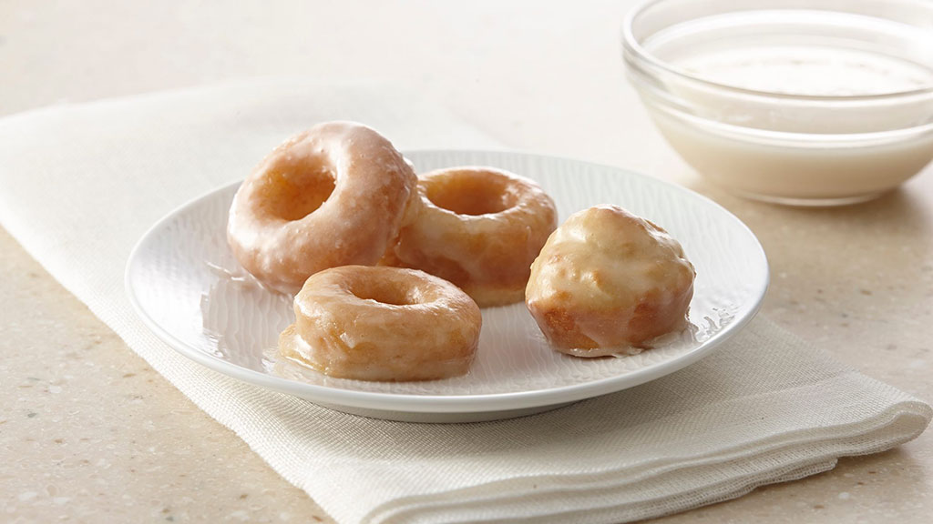 5 Breezy Brunch & Wine Pairings for Mother's Day - Mini Baked Donuts with Vanilla Glaze